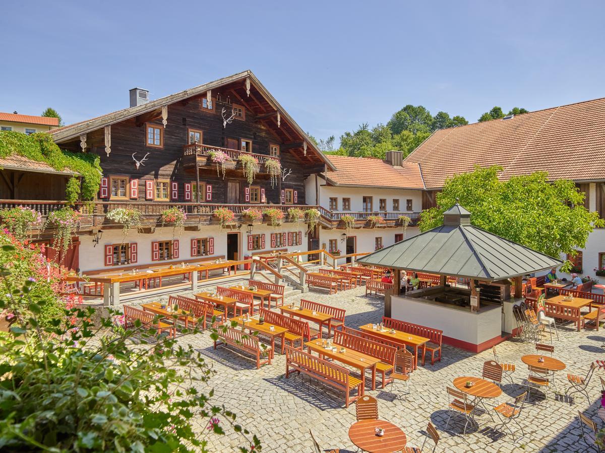 Gutshof Uttlau Hotell Haarbach Exteriör bild